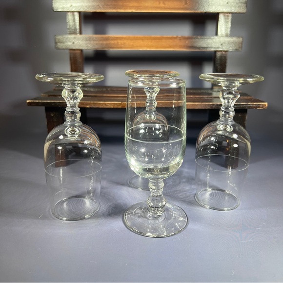 Set Of 4 Vintage Stemmed Shot Glasses White Line Cordial Sipping Great Gift - Picture 6 of 6